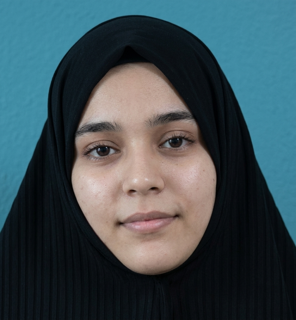 Yumna Malik